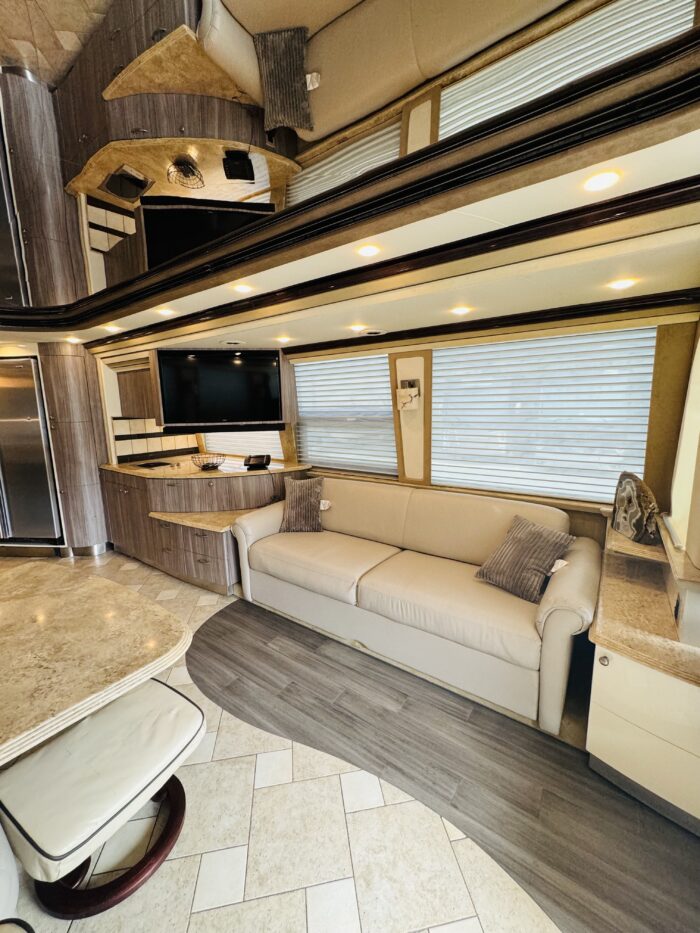 2007 Prevost Double Slide Country Coach - Image 27