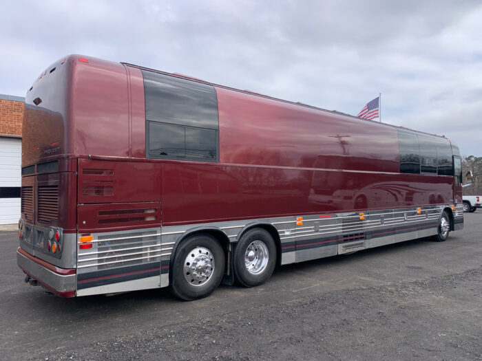 2004 Prevost 12 Sleeper - Image 3