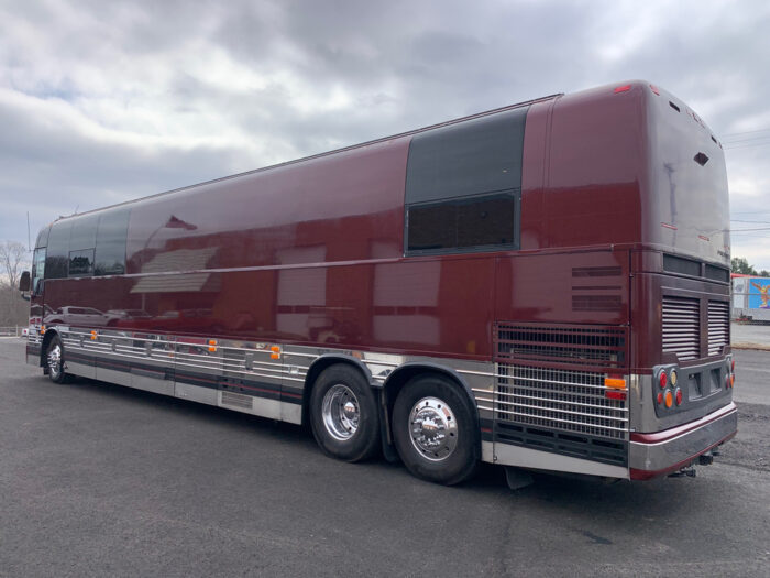 2004 Prevost 12 Sleeper - Image 5