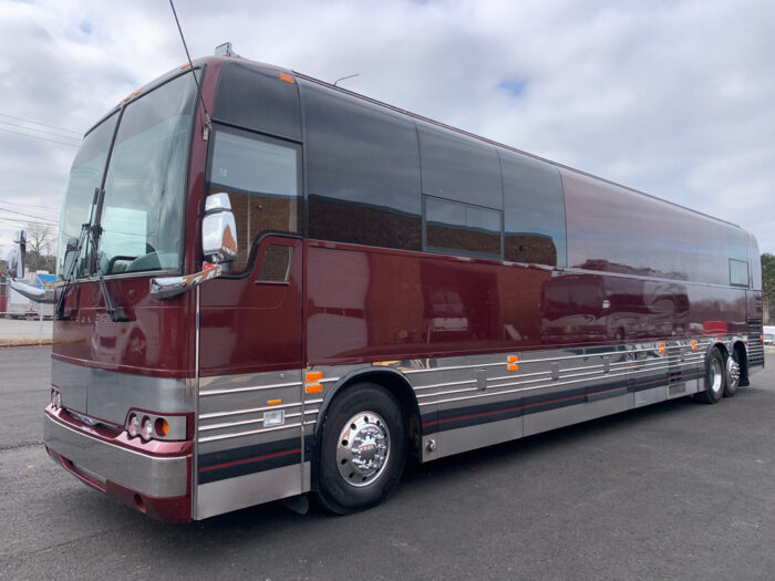 2004 Prevost 12 Sleeper - Image 7