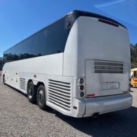 2004 MCI J4500 56 Passenger - Image 5