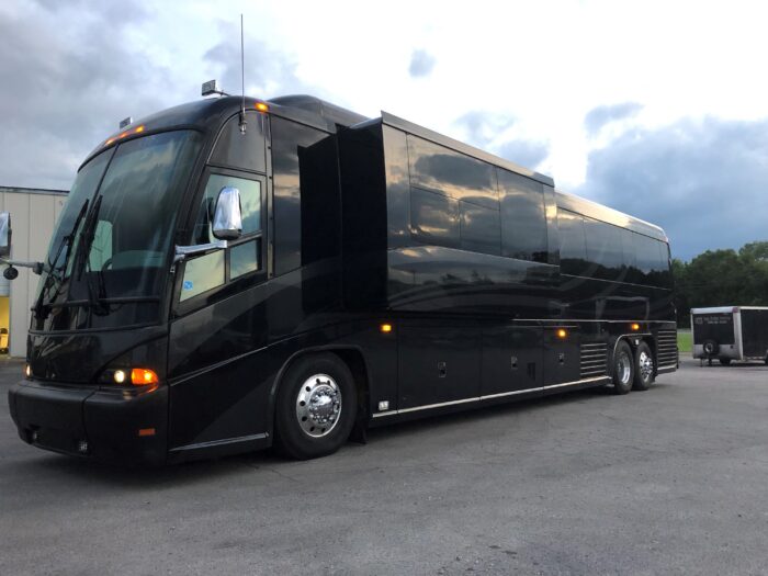 2007 MCI J4500 Front Slide