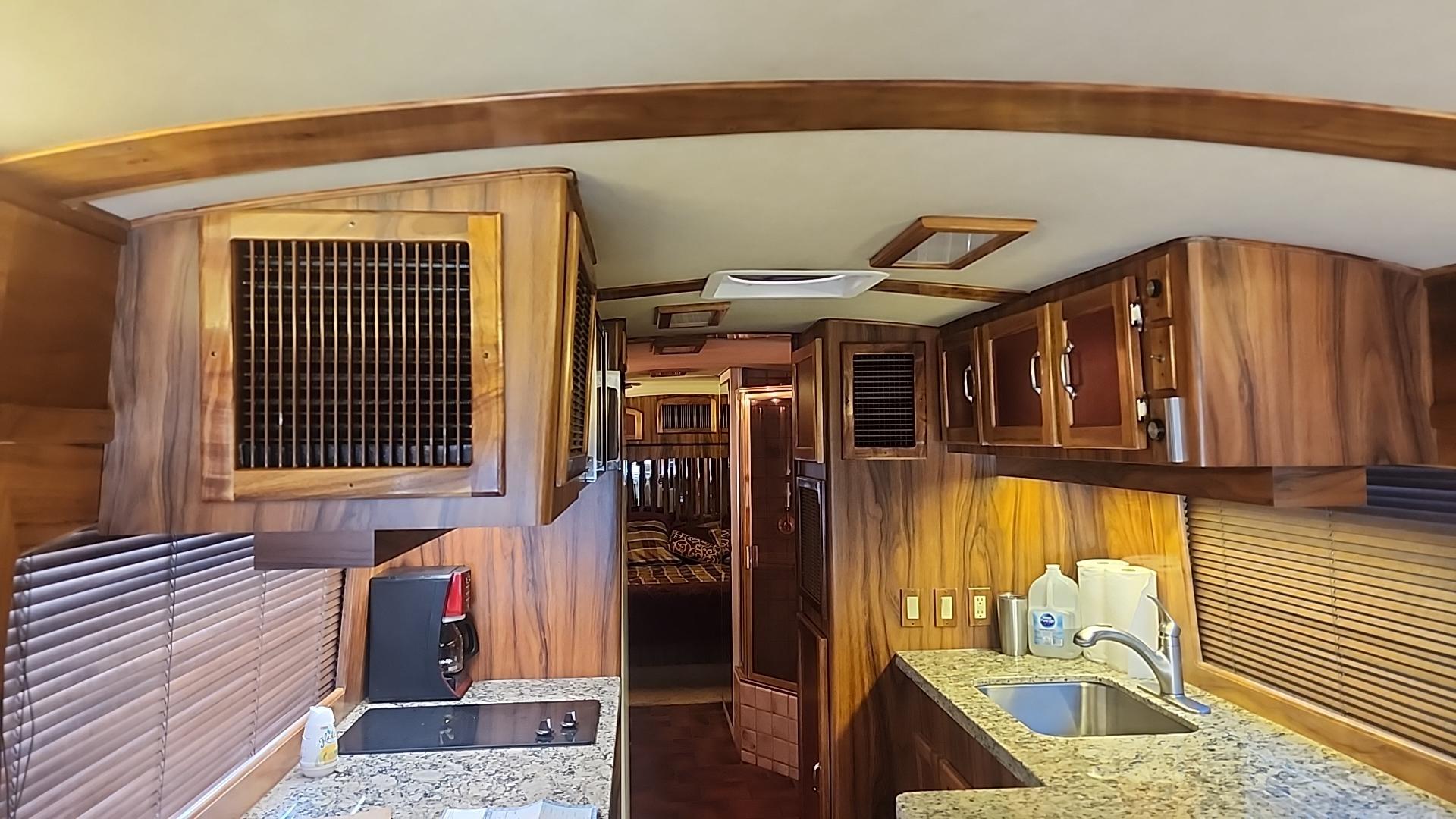 1982 MCI Custom Coach Motor Home - Image 5